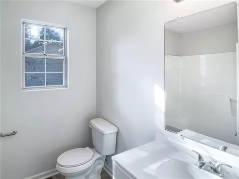 Bath - 175 Chatham Dr, Athens, GA 30607 photo 2 of 3