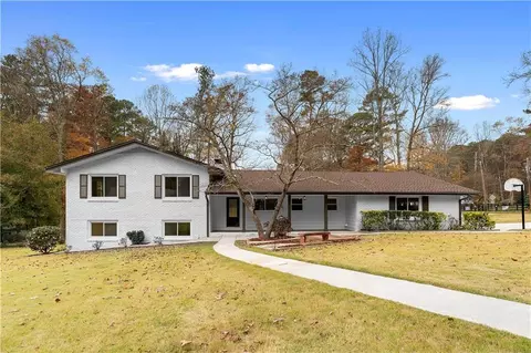 5401 Smoke Rise Dr, Stone Mountain, GA 30087