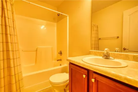 Bath - 40 Browning Dr, Covington, GA 30016 photo 5 of 10