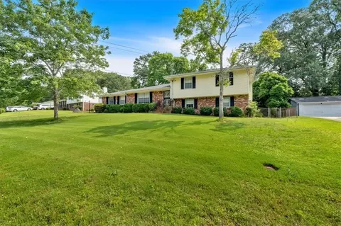 115 Creek Cir, Stockbridge, GA 30281