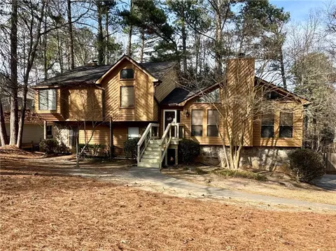 2691 Holly Springs Dr, Snellville, GA 30078