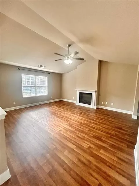 Living - 108 Heather Ln, Commerce, GA 30529 photo 2 of 3
