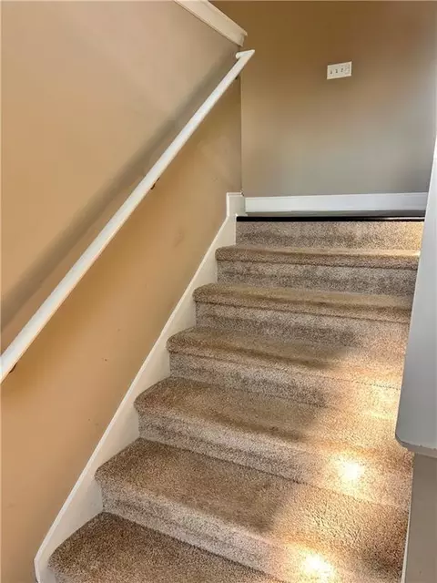 Entry Way - 108 Heather Ln, Commerce, GA 30529 photo 2 of 2