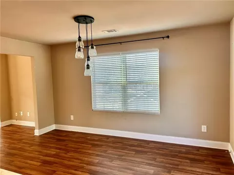 Living - 108 Heather Ln, Commerce, GA 30529 photo 3 of 3