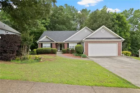 1027 Regency Dr, Acworth, GA 30102