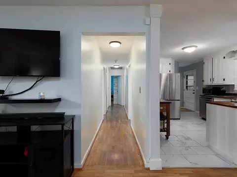 Entry Way - 7 Orr St NE, Rome, GA 30165 photo 1 of 2