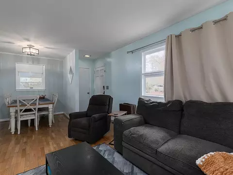 Living - 7 Orr St NE, Rome, GA 30165 photo 3 of 4