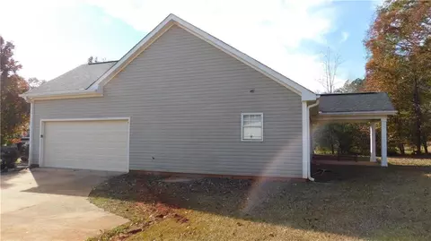 425 Berkshire Dr, Covington, GA 30016 photo 5