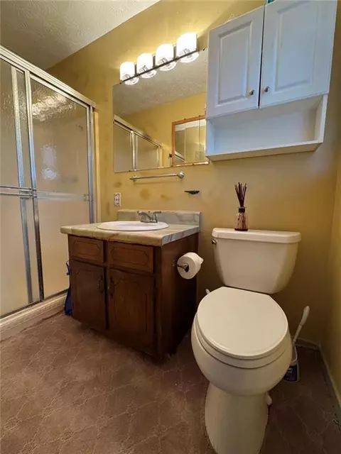 Bath - 2273 Hampton Trl SE, Conyers, GA 30013 photo 1 of 4