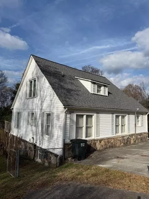 106 Mac Ave, Calhoun, GA 30701 photo 2