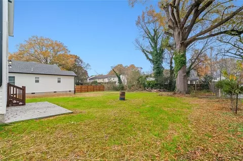 Exterior - 214 Gordon Ave, Calhoun, GA 30701 photo 5 of 6