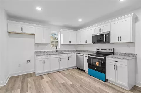 Kitchen - 214 Gordon Ave, Calhoun, GA 30701 photo 1 of 1