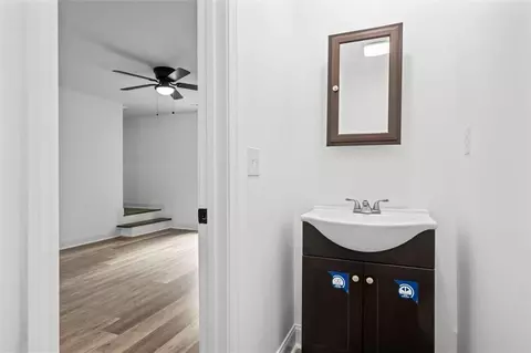 Entry Way - 214 Gordon Ave, Calhoun, GA 30701 photo 4 of 7