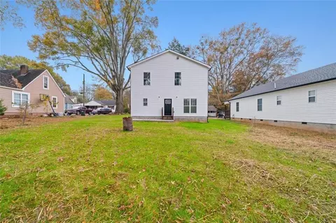 Exterior - 214 Gordon Ave, Calhoun, GA 30701 photo 6 of 6
