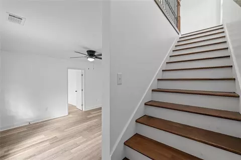 Entry Way - 214 Gordon Ave, Calhoun, GA 30701 photo 5 of 7