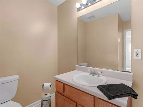 Bath - 209 Regal Rd, Jackson, GA 30233 photo 3 of 5