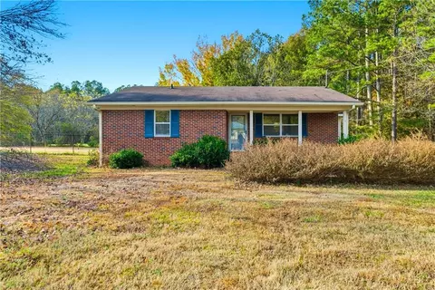 171 Yancey Rd, Arnoldsville, GA 30619