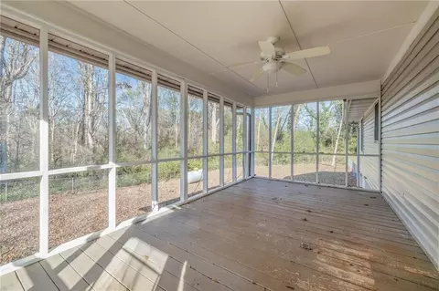 Exterior - 33 Andrews Rd, Carnesville, GA 30521 photo 5 of 9