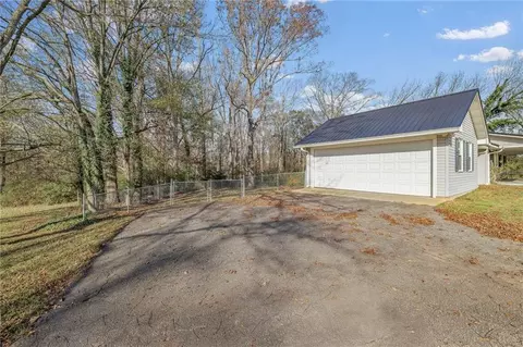 Exterior - 33 Andrews Rd, Carnesville, GA 30521 photo 8 of 9