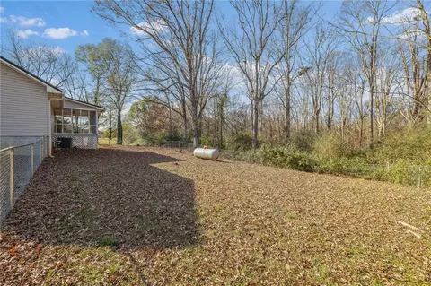 Exterior - 33 Andrews Rd, Carnesville, GA 30521 photo 7 of 9