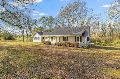 Exterior - 33 Andrews Rd, Carnesville, GA 30521 photo 2 of 9