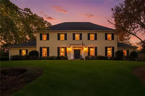 2010 Rivermeade Way NW, Atlanta, GA 30327