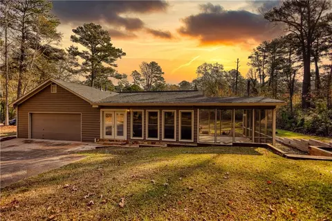 55 Dogwood Ln, Mcdonough, GA 30253