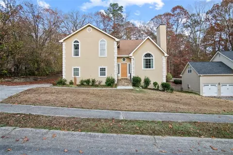 5705 Glandor Dr SE, Mableton, GA 30126