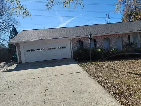 2479 Kingsland Dr, Dunwoody, GA 30360