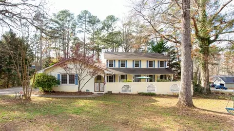 1937 Crescent Dr, Snellville, GA 30078