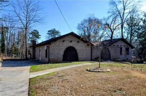 4296 Linda Ln SW, Lilburn, GA 30047