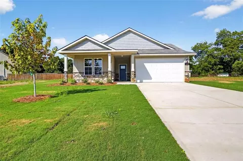 103 Gnome Ct, Perry, GA 31069