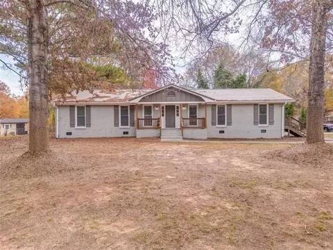 10 Woodglenn Dr, Cedartown, GA 30125