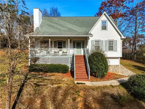 685 Dena Dr, Canton, GA 30114