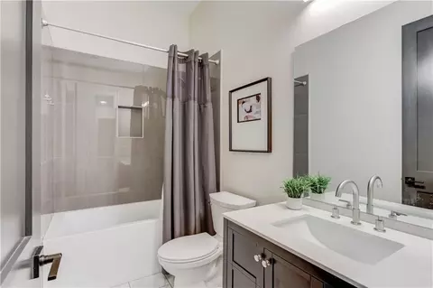 Bath - 3690 Smithtown Rd, Suwanee, GA 30024 photo 4 of 5