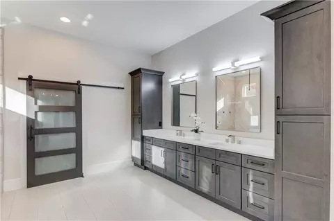 Bath - 3690 Smithtown Rd, Suwanee, GA 30024 photo 2 of 5