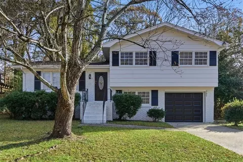 5674 Sandhurst Dr, Forest Park, GA 30297