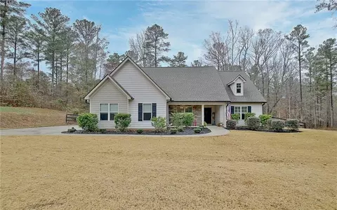 1109 Old Corinth Rd, Newnan, GA 30263