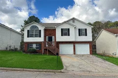 5813 Wellborn Oaks Ct, Lithonia, GA 30058