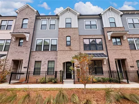 525 Ashbury Dr, Roswell, GA 30076