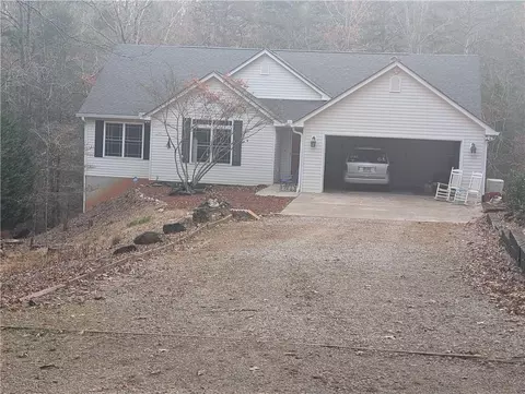 1016 Deer Wood Trl, Cleveland, GA 30528