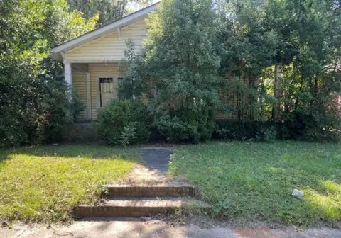 704 E College St, Bainbridge, GA 39819