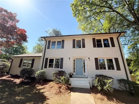 563 Hillandale Cir SW, Marietta, GA 30064