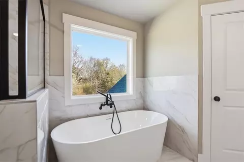 Bath - 576 Elder Rd, Statham, GA 30666 photo 17 of 18