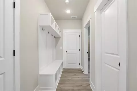 Entry Way - 576 Elder Rd, Statham, GA 30666 photo 3 of 6