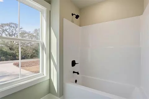 Bath - 576 Elder Rd, Statham, GA 30666 photo 8 of 18