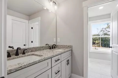 Bath - 576 Elder Rd, Statham, GA 30666 photo 5 of 18