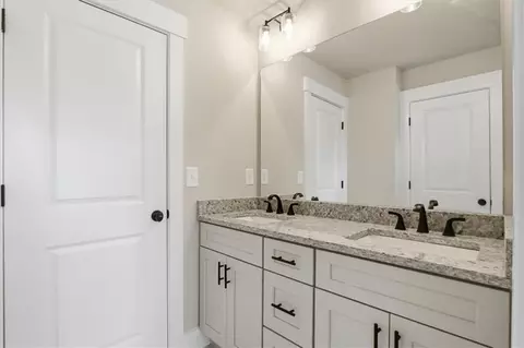 Bath - 576 Elder Rd, Statham, GA 30666 photo 6 of 18