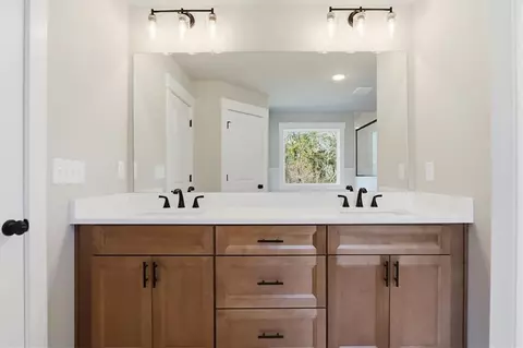 Bath - 576 Elder Rd, Statham, GA 30666 photo 10 of 18