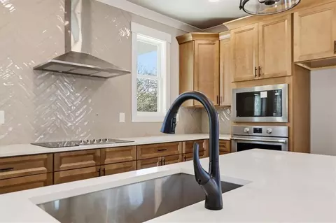 Kitchen - 576 Elder Rd, Statham, GA 30666 photo 4 of 10